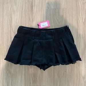 Edikted Washed Denim Pleated Black Mini Skort